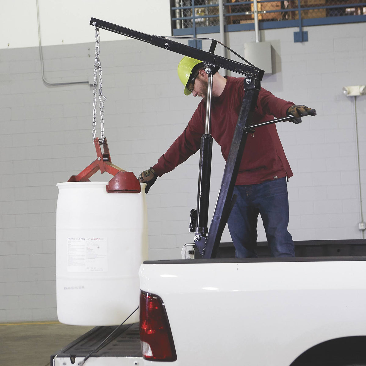 1000-Lb. Capacity Hydraulic Pickup Truck Crane V946