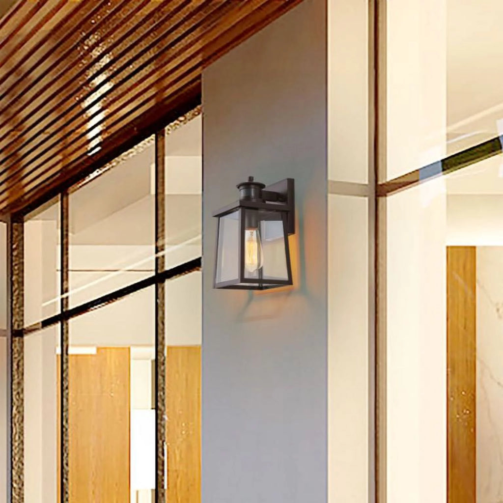 Motion Sensor Outdoor Wall Light in Oil Rubbed Bronze T911