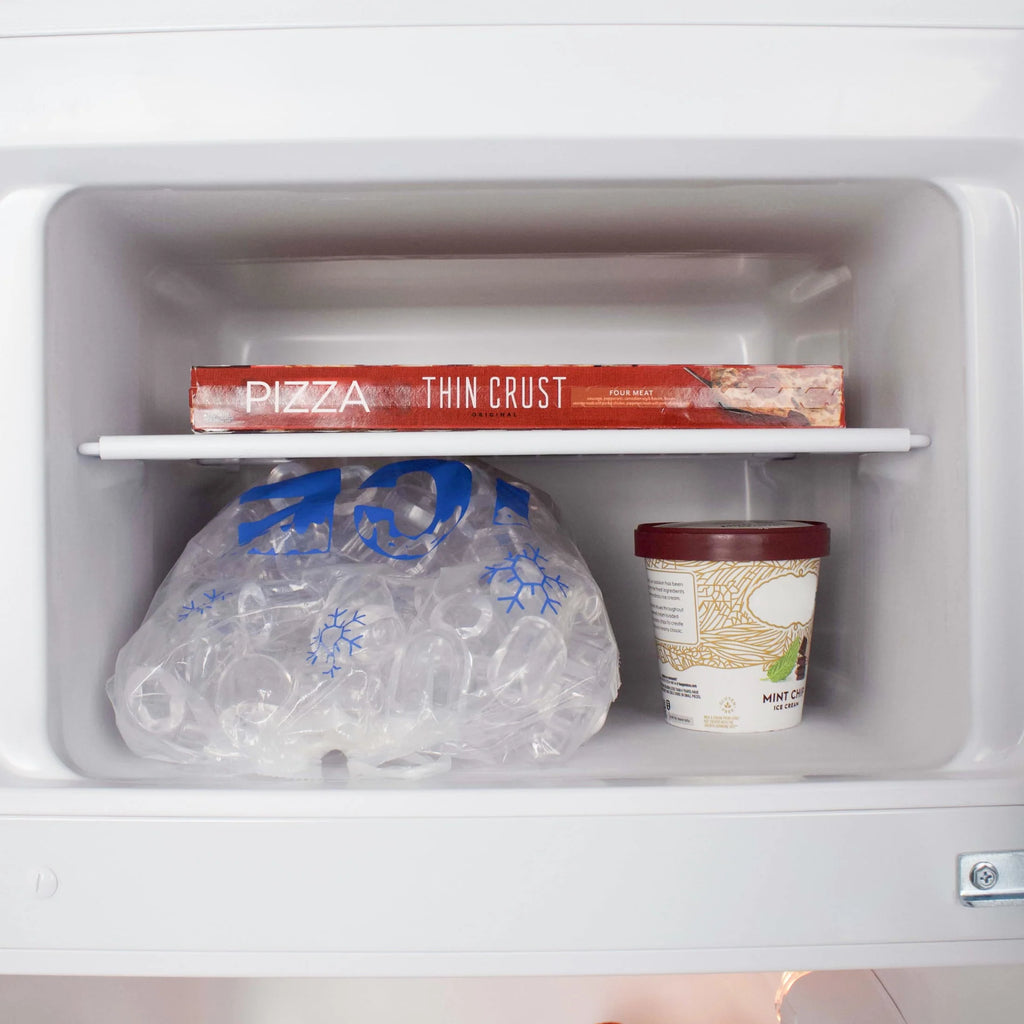 White Top Freezer Refrigerator K892321