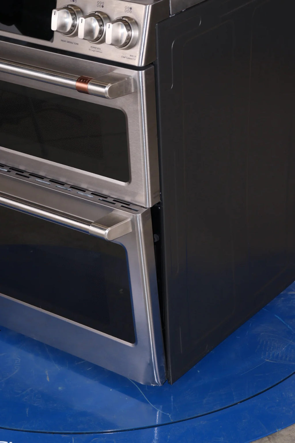 30 In. Slide-In Double-Oven Gas Convection Range Q307449