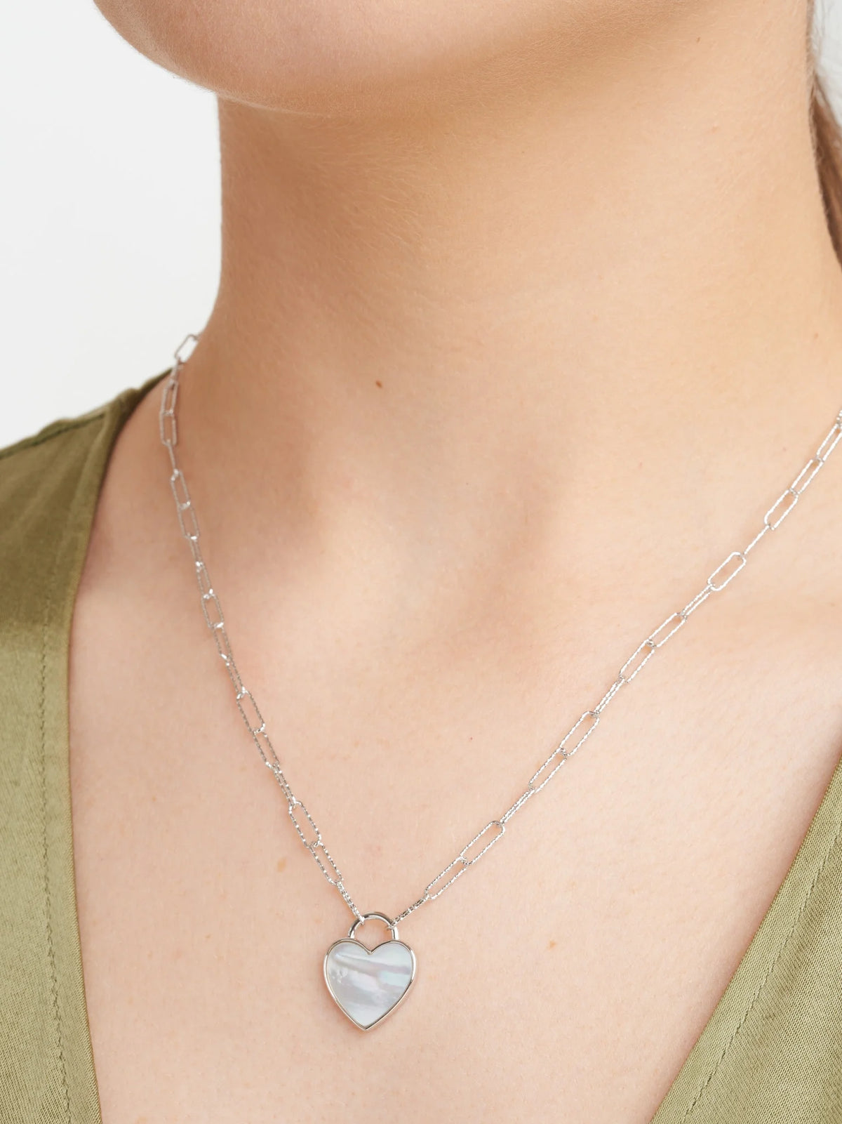 18” Mother of Pearl Necklace in Sterling Silver D464479
