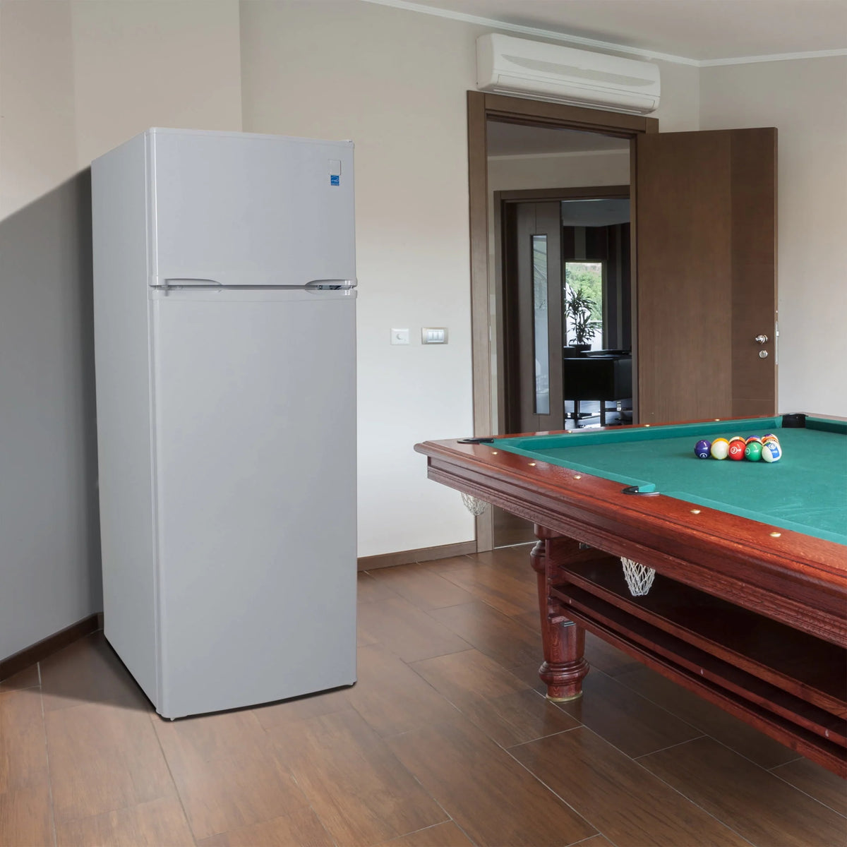 White Top Freezer Refrigerator K892321