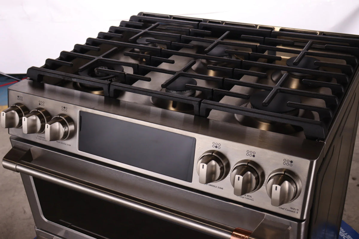 30 In. Slide-In Double-Oven Gas Convection Range Q307449