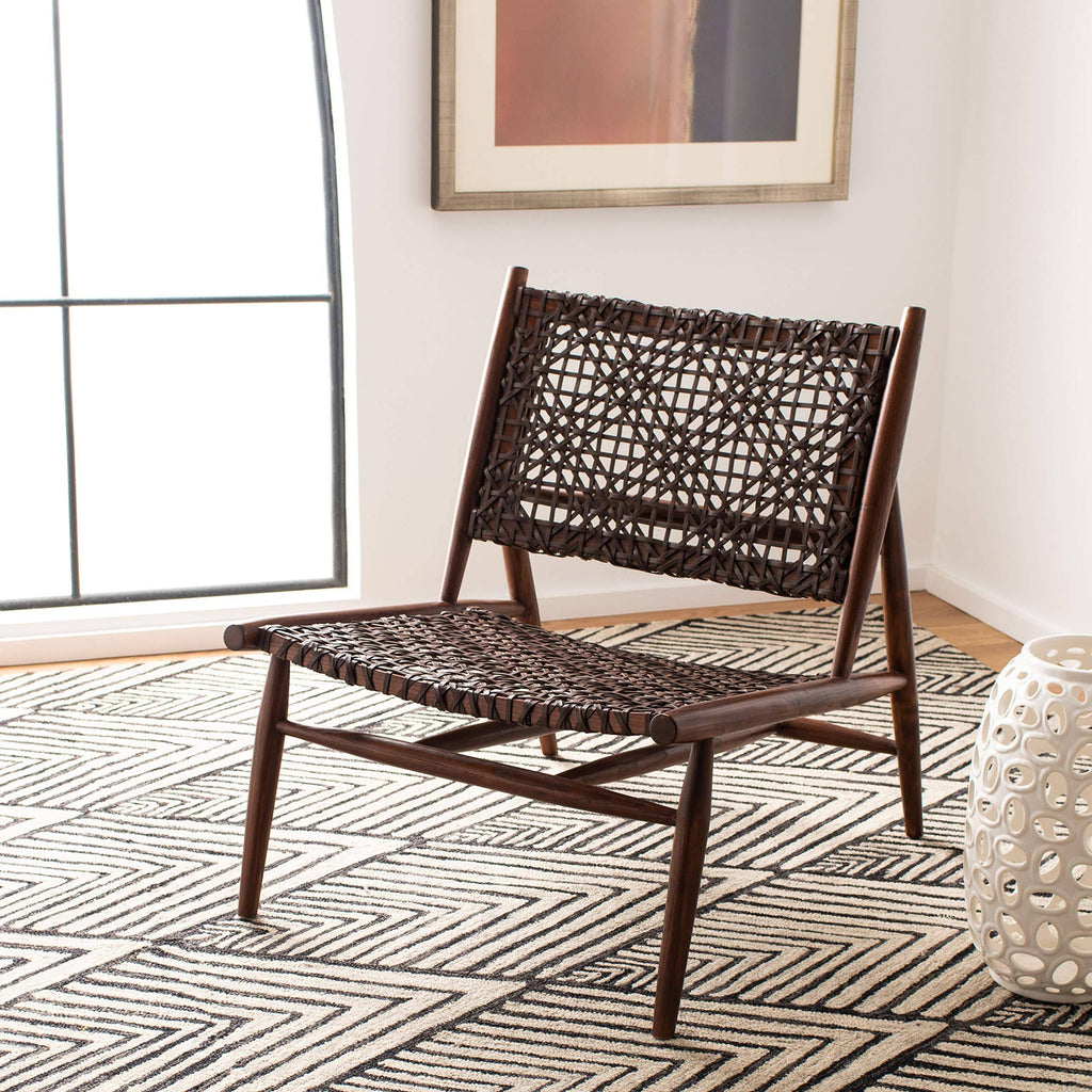 Brown Accent Chair Q28612