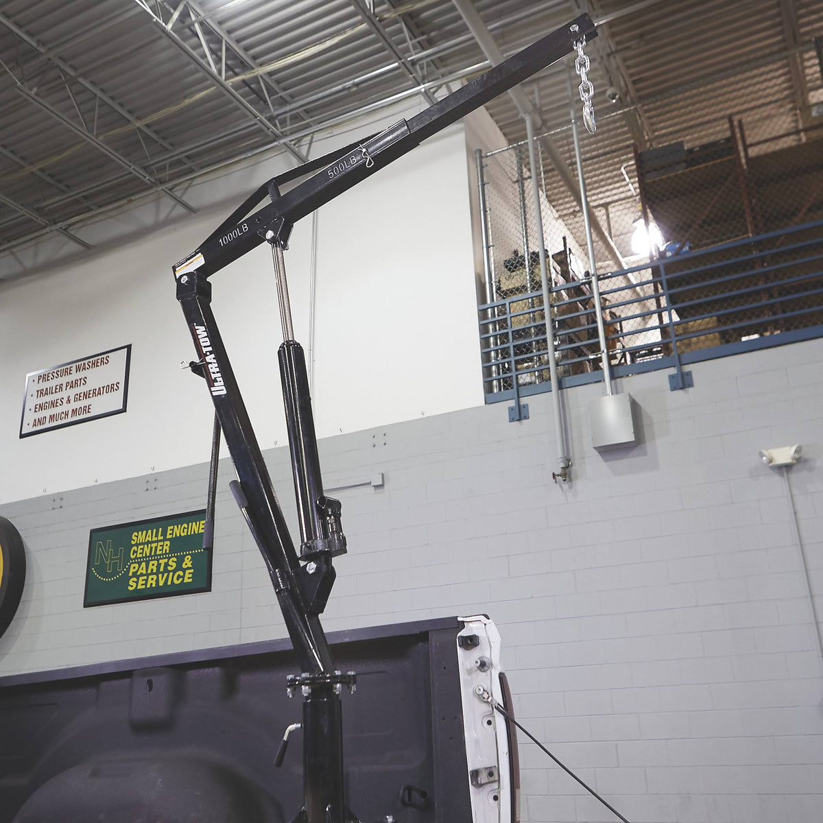 1000-Lb. Capacity Hydraulic Pickup Truck Crane V946