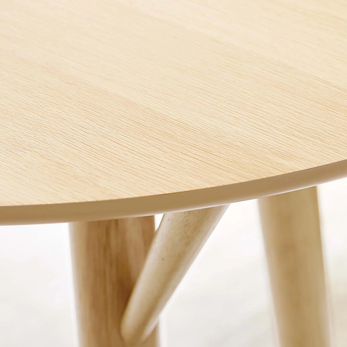36" Oak Dining Table C246159