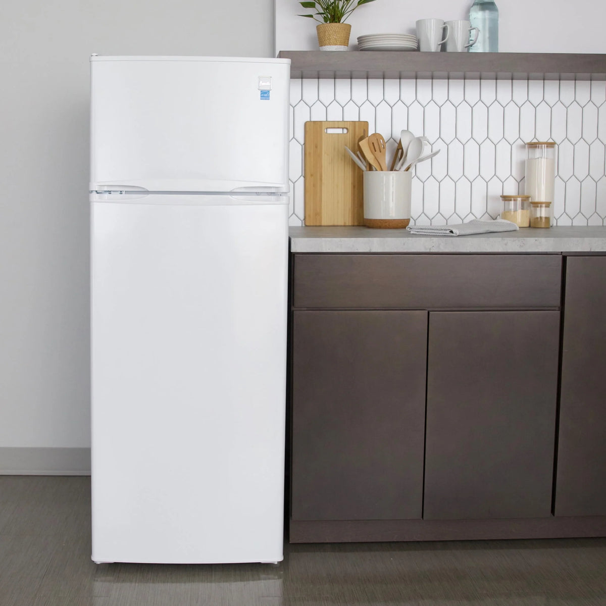 White Top Freezer Refrigerator K892321
