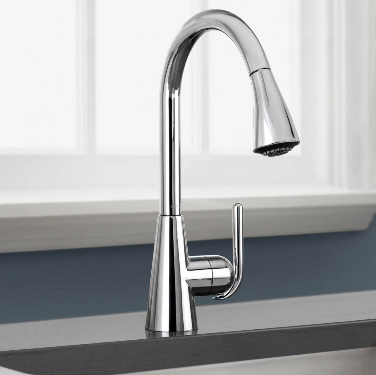 One-Handle High Arc Pullout Kitchen Faucet X611391