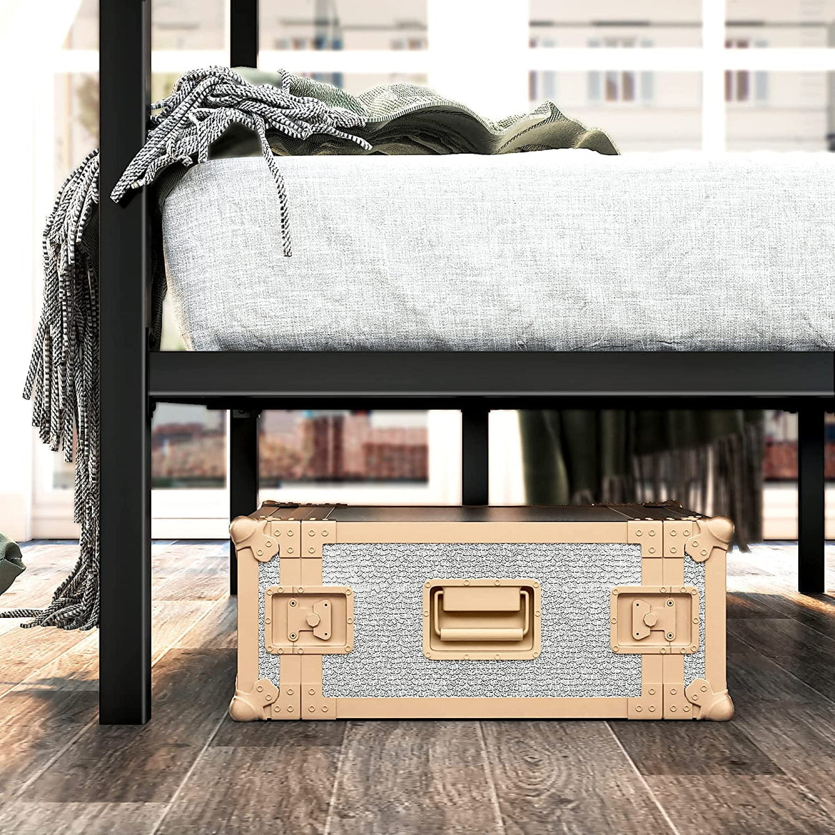 Queen Black Metal Canopy Bed Frame L6713